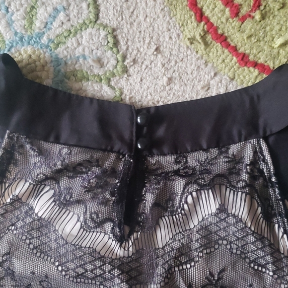 Dressy black lace top - Picture 3 of 3